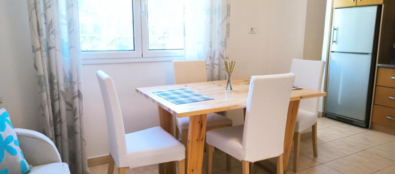 Central Apartment, Fully Equipped Himarë Eksteriør billede